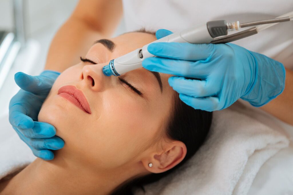 HYDRA FACIAL​ in Pitampura, Delhi